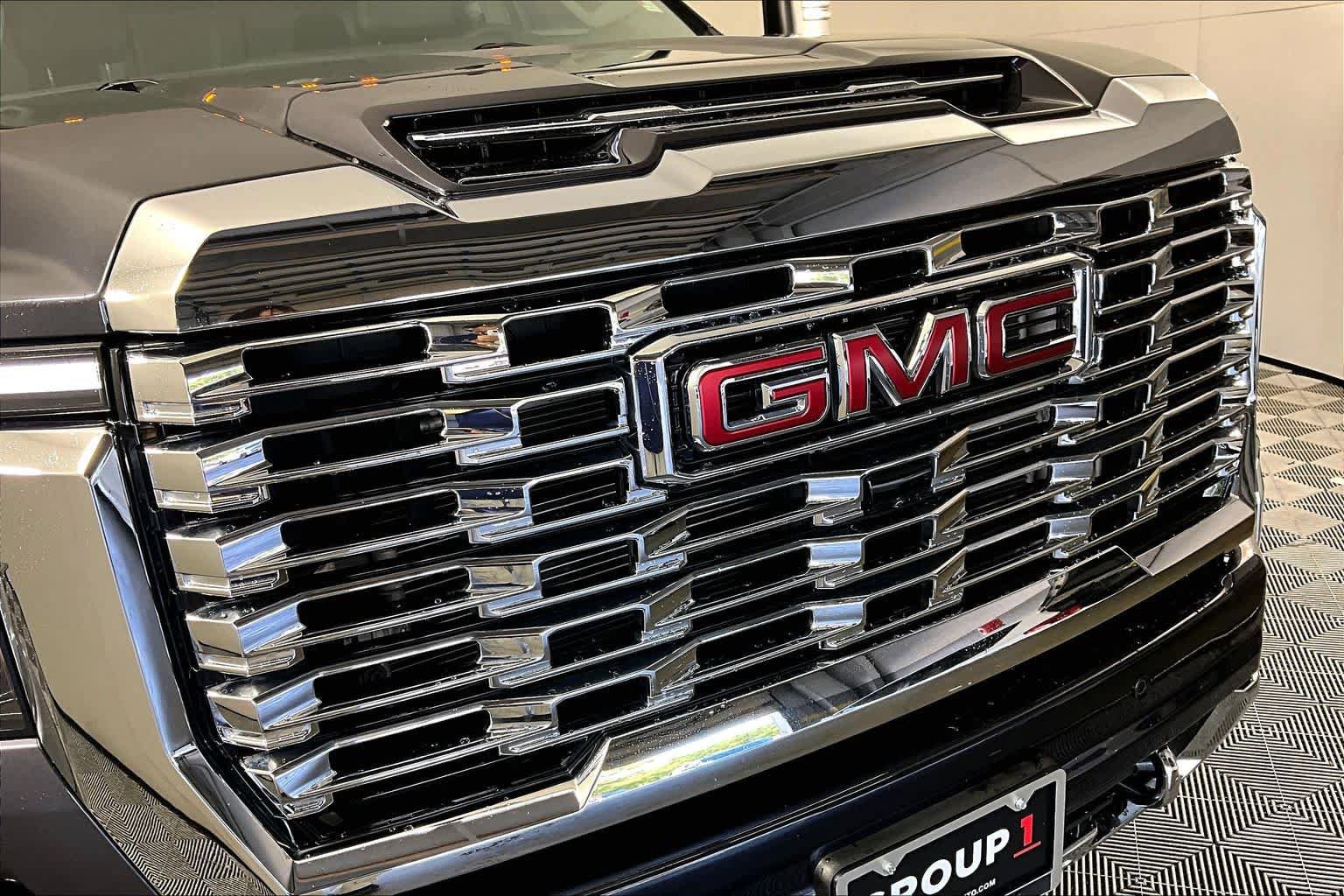 Used 2024 GMC Sierra 3500 Denali w/ Denali Reserve Package AWD/4WD image 29