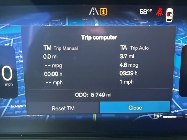 Certified 2025 Volvo XC60 B5 Plus AWD/4WD image 21