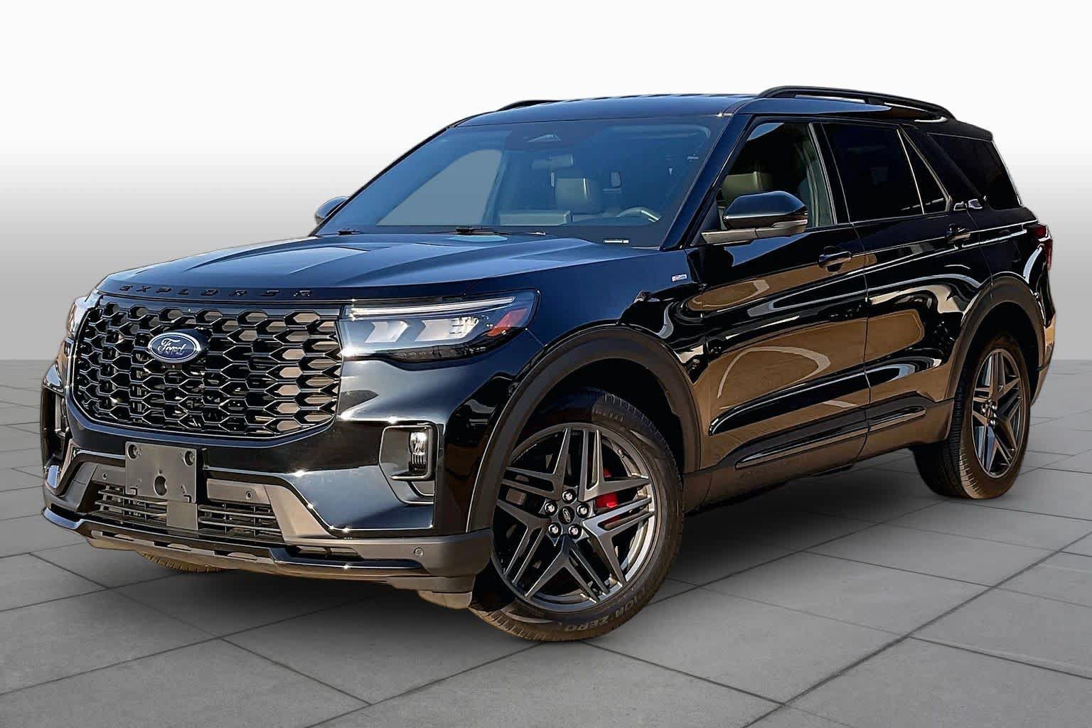 Used 2025 Ford Explorer ST-Line w/ ST-Line Street Pack AWD/4WD image 5