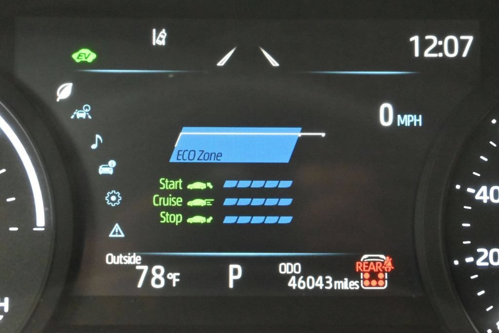 Certified 2025 Toyota Sienna XLE w/ XLE Plus Package AWD/4WD image 16