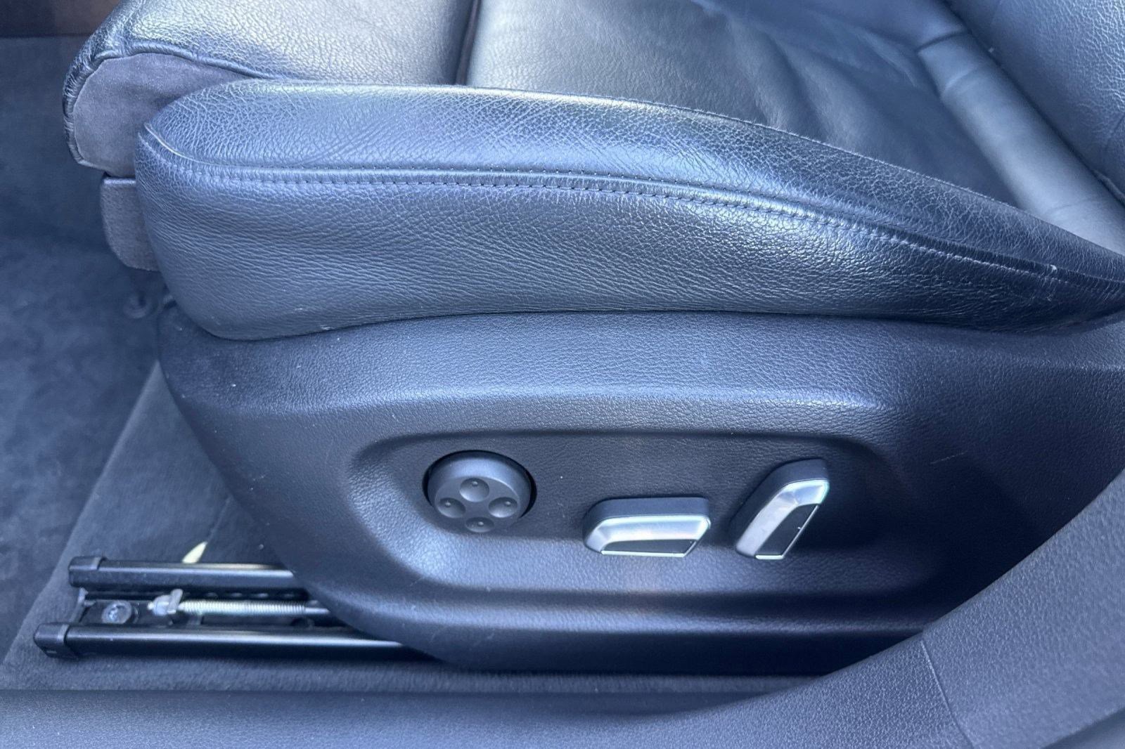 Used 2018 Audi Q3 2.0T Premium Plus w/ Premium Plus Package image 13