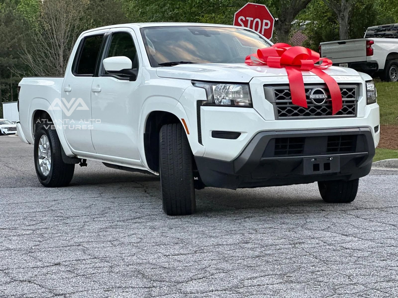 Used 2023 Nissan Frontier SV image 6