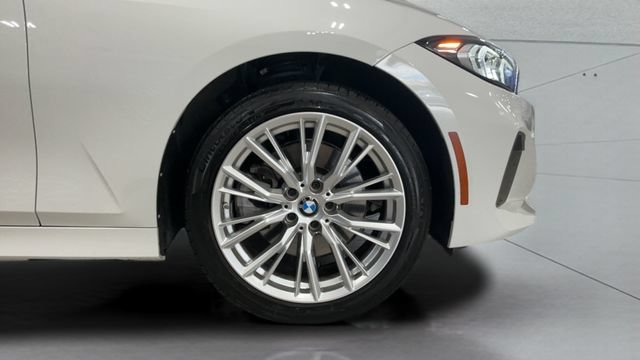 Used 2023 BMW 330i xDrive Sedan w/ Convenience Package AWD/4WD image 23