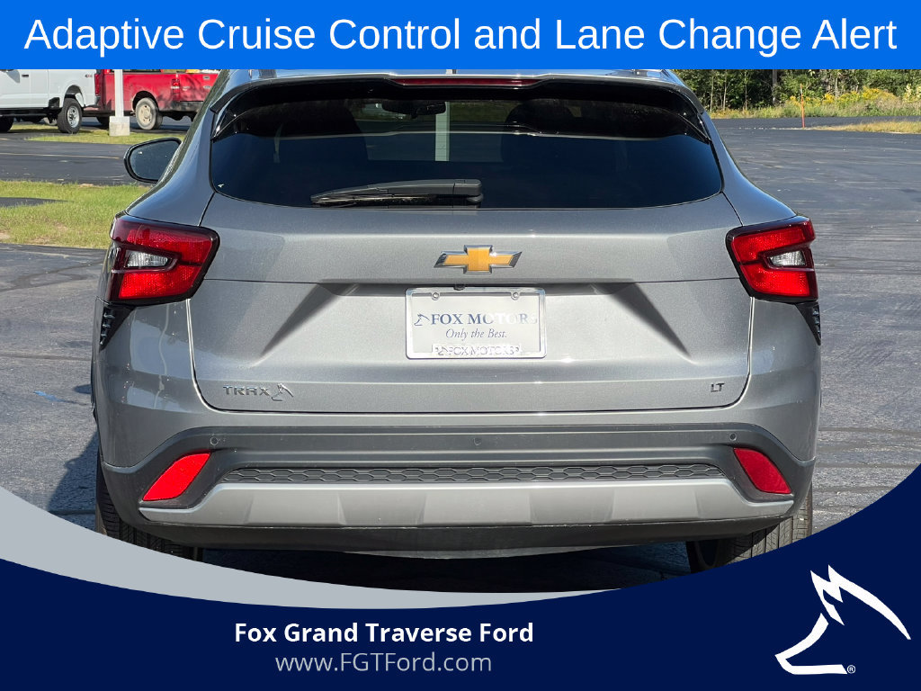 Used 2025 Chevrolet Trax LT w/ Driver Confidence Package FWD image 39