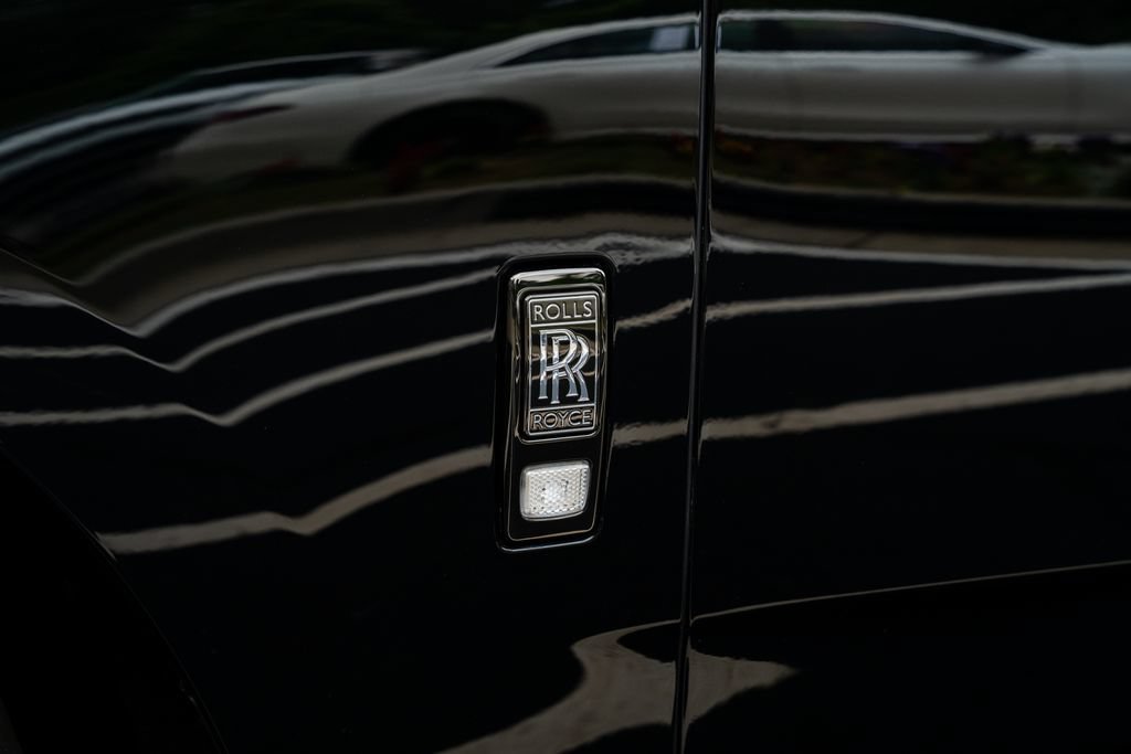 Used 2022 Rolls-Royce Cullinan Black Badge AWD/4WD image 22