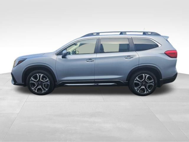 Used 2023 Subaru Ascent Touring image 3