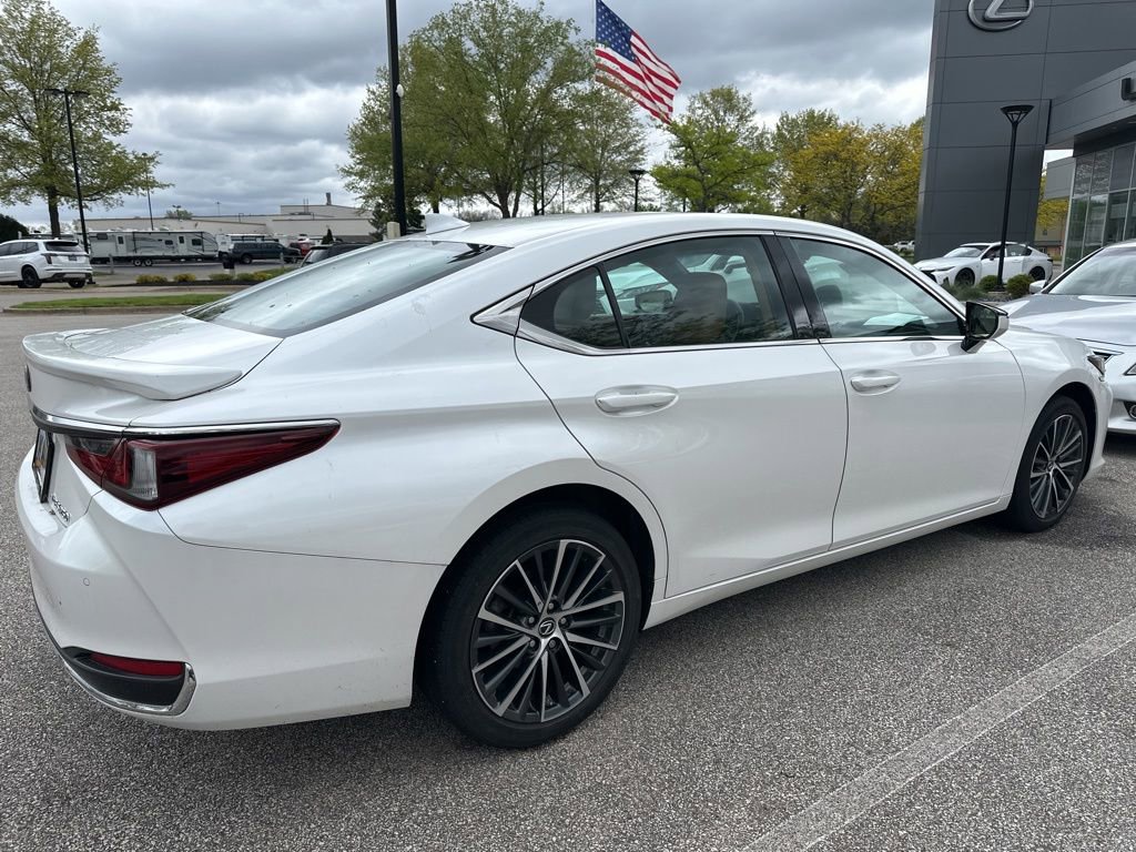 Used 2023 Lexus ES 250 w/ Premium Package AWD/4WD image 3