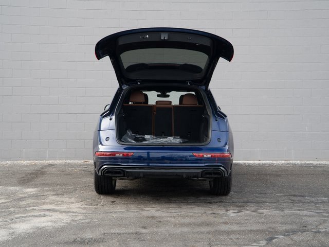 Certified 2025 Audi Q5 2.0T Premium w/ Convenience Plus Package image 14