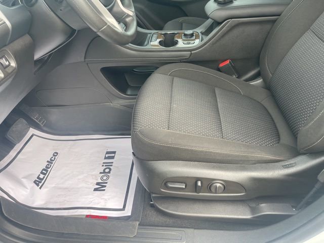 Used 2023 GMC Acadia SLE w/ Driver Convenience Package image 16