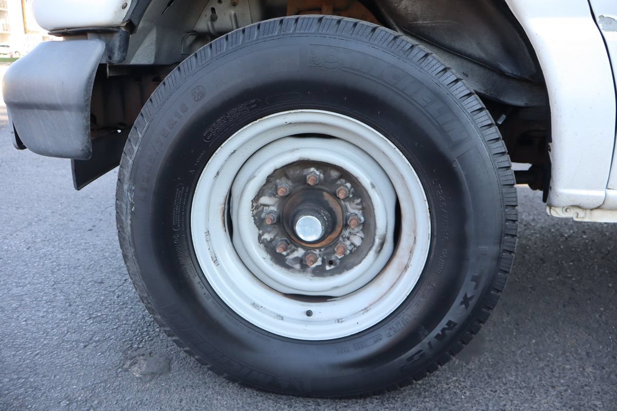 Used 2006 Ford E-250 and Econoline 250 RWD image 28