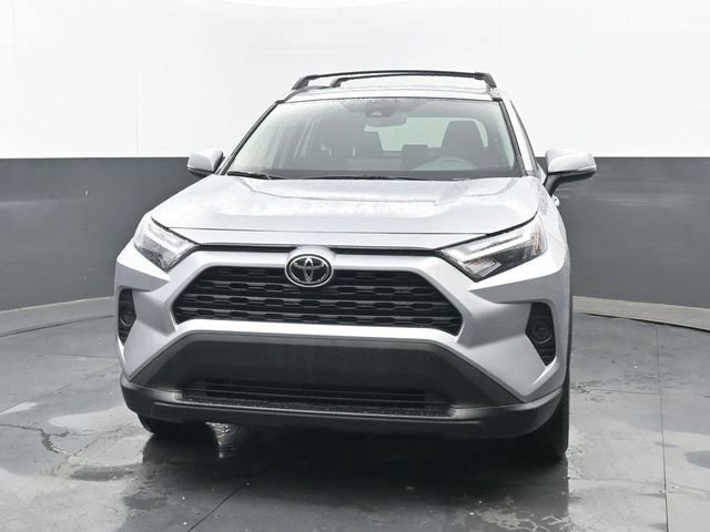 Used 2025 Toyota RAV4 XLE FWD image 19