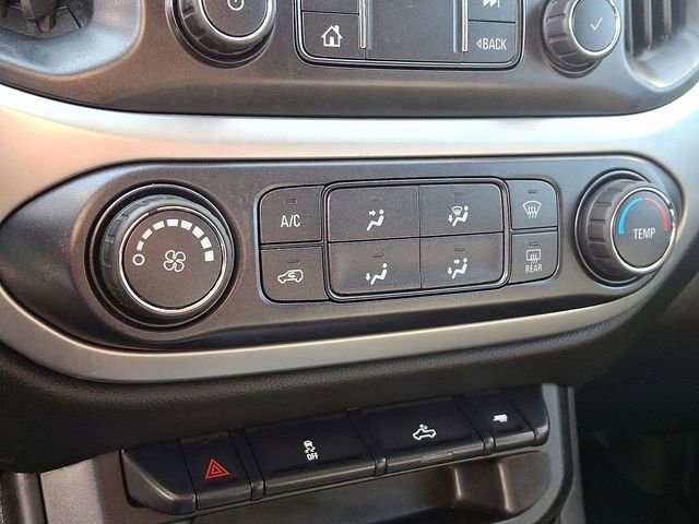 Used 2020 Chevrolet Colorado LT w/ LPO, Premium Interior Package AWD/4WD image 16