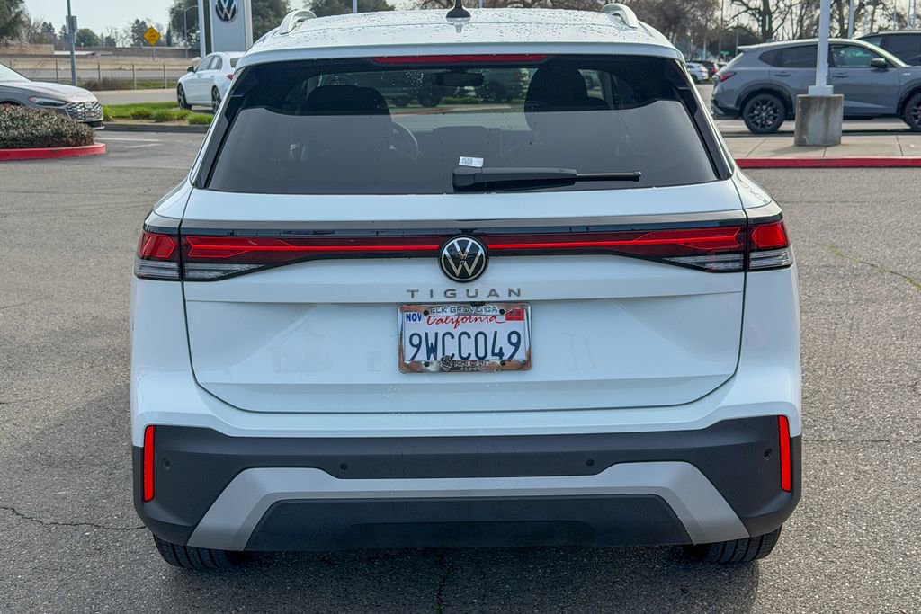 Certified 2025 Volkswagen Tiguan S w/ 18" Wheel Package image 7