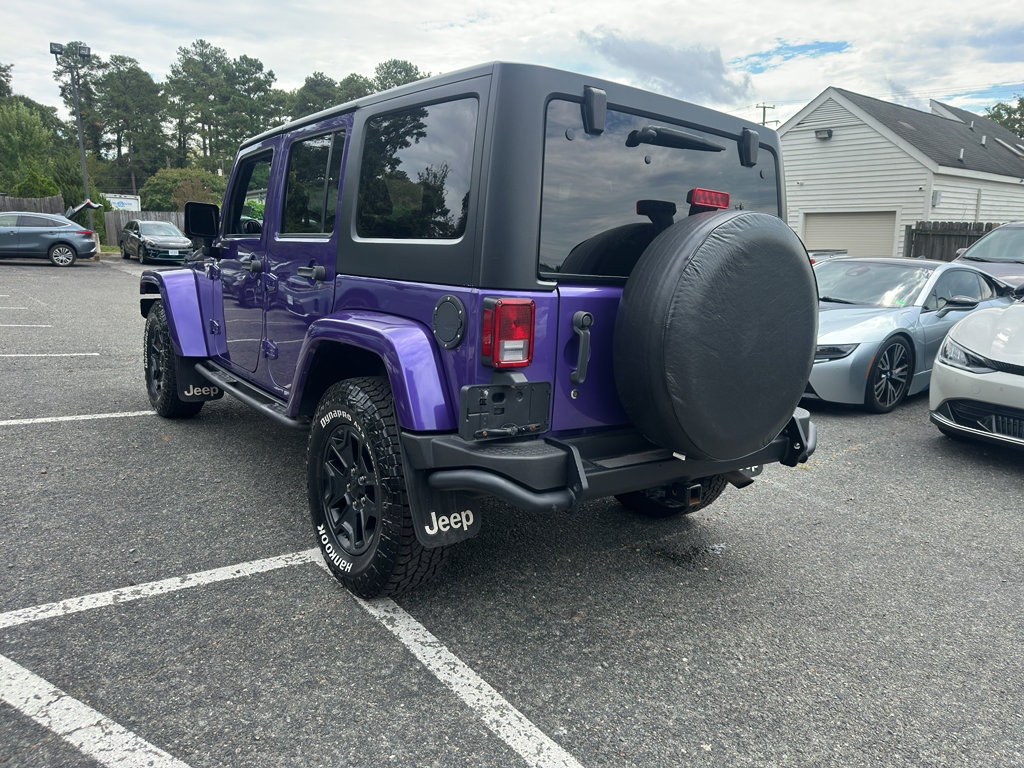 Used 2016 Jeep Wrangler Unlimited Sahara image 2