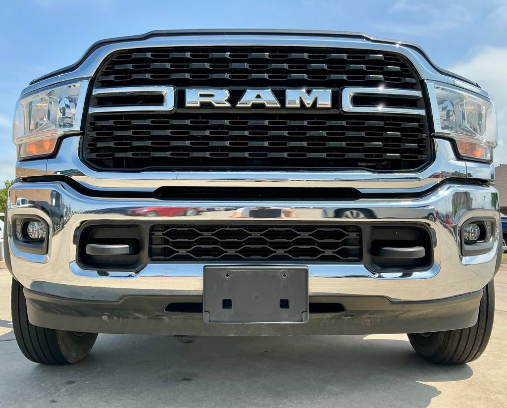 Used 2022 RAM 4500 SLT w/ Quick Order Package 2YG SLT AWD/4WD image 9