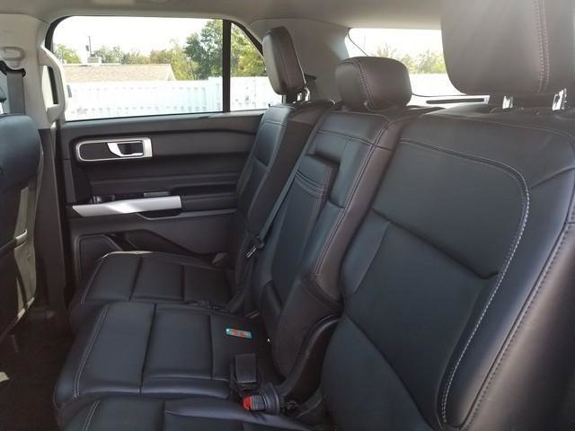 Used 2022 Ford Explorer XLT w/ Equipment Group 202A image 16