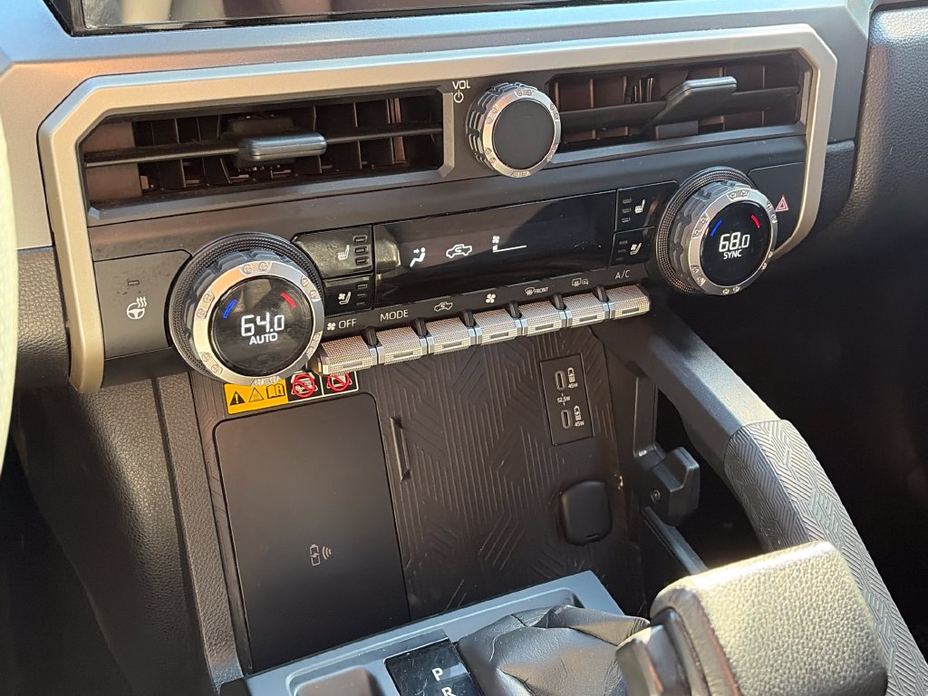 Used 2024 Toyota Tacoma TRD Sport w/ TRD Sport Premium Package AWD/4WD image 21