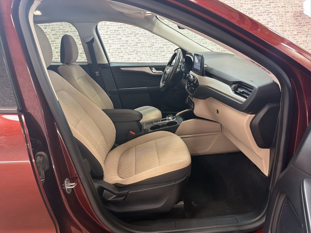 Used 2021 Ford Escape SE image 11