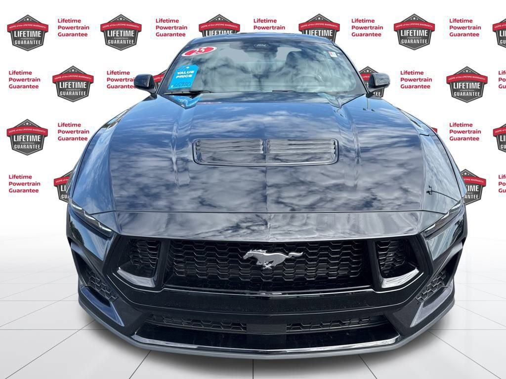 Used 2025 Ford Mustang GT Premium image 2