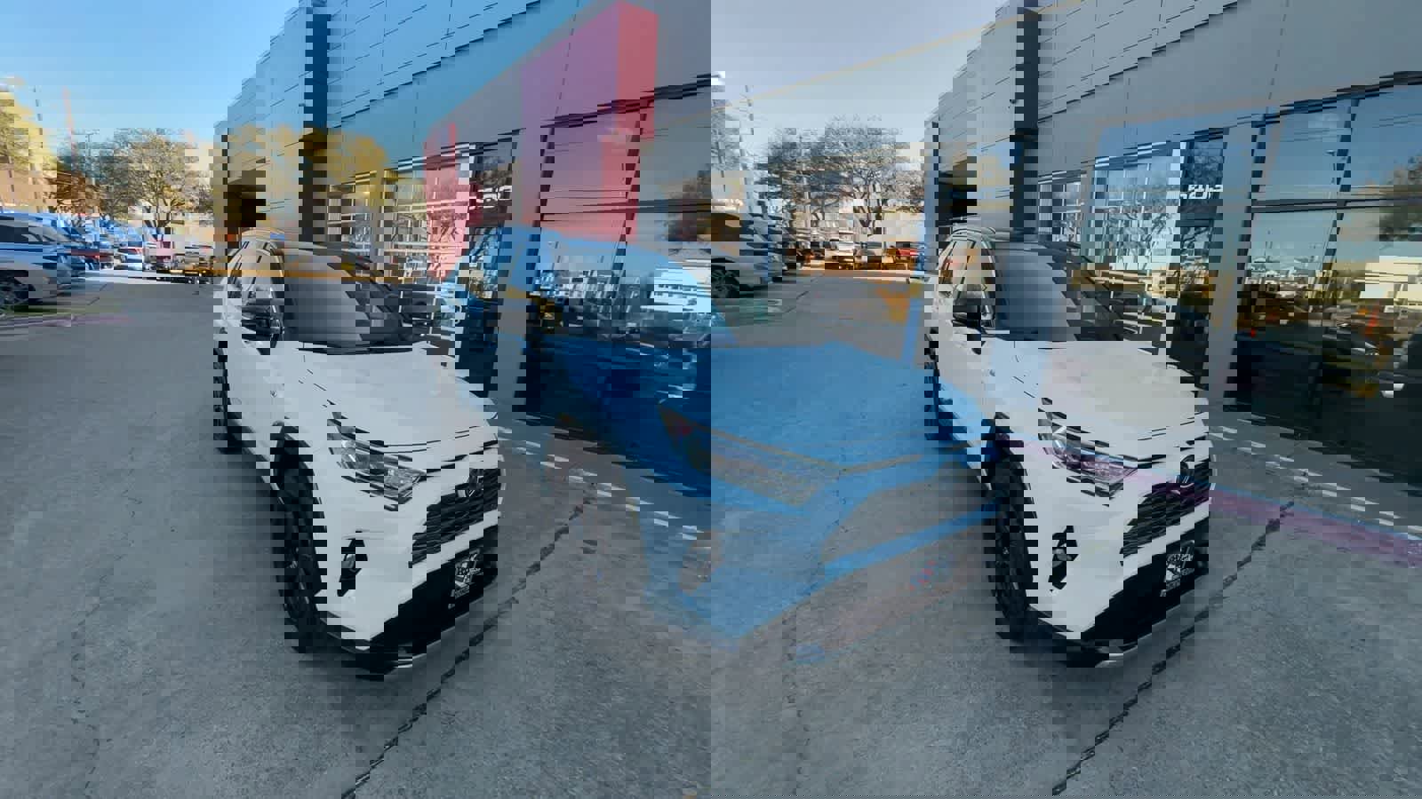 Used 2020 Toyota RAV4 XSE image 2