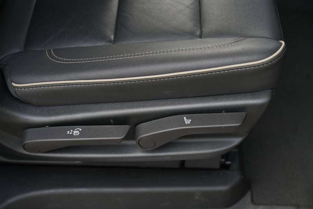 Used 2023 Chevrolet Suburban Premier image 44