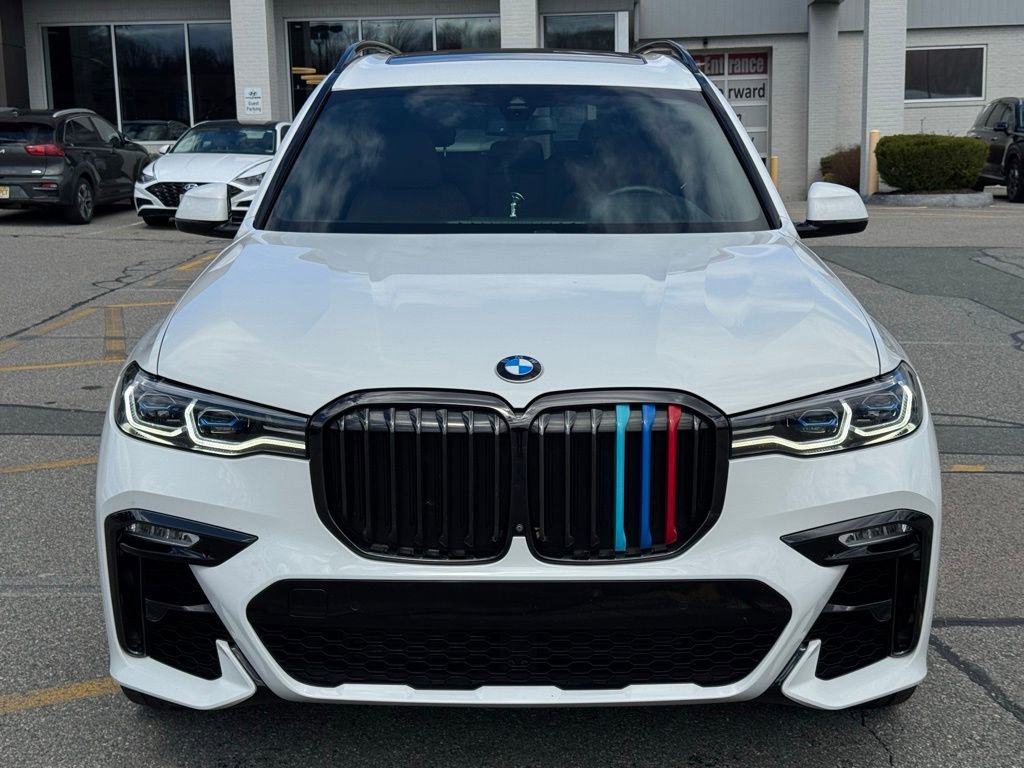Used 2020 BMW X7 M50i w/ Executive Package image 9