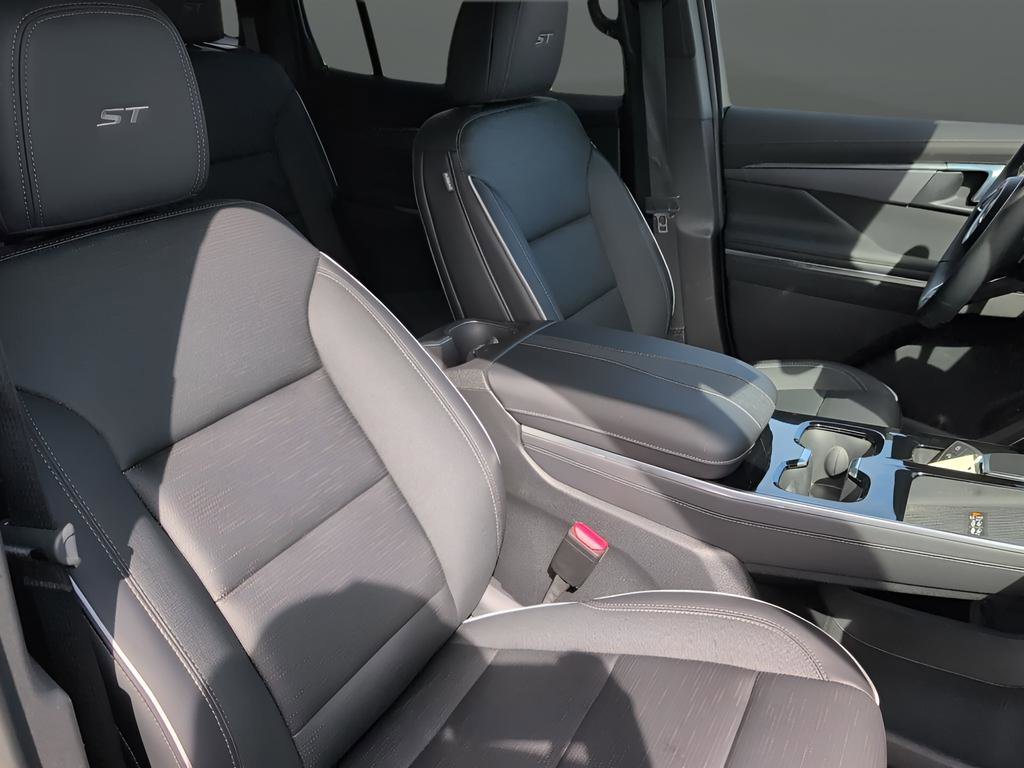 Used 2025 Buick Enclave Sport Touring image 31