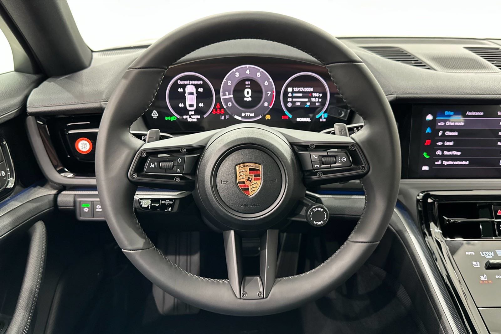 Certified 2025 Porsche Panamera 4 AWD/4WD image 41