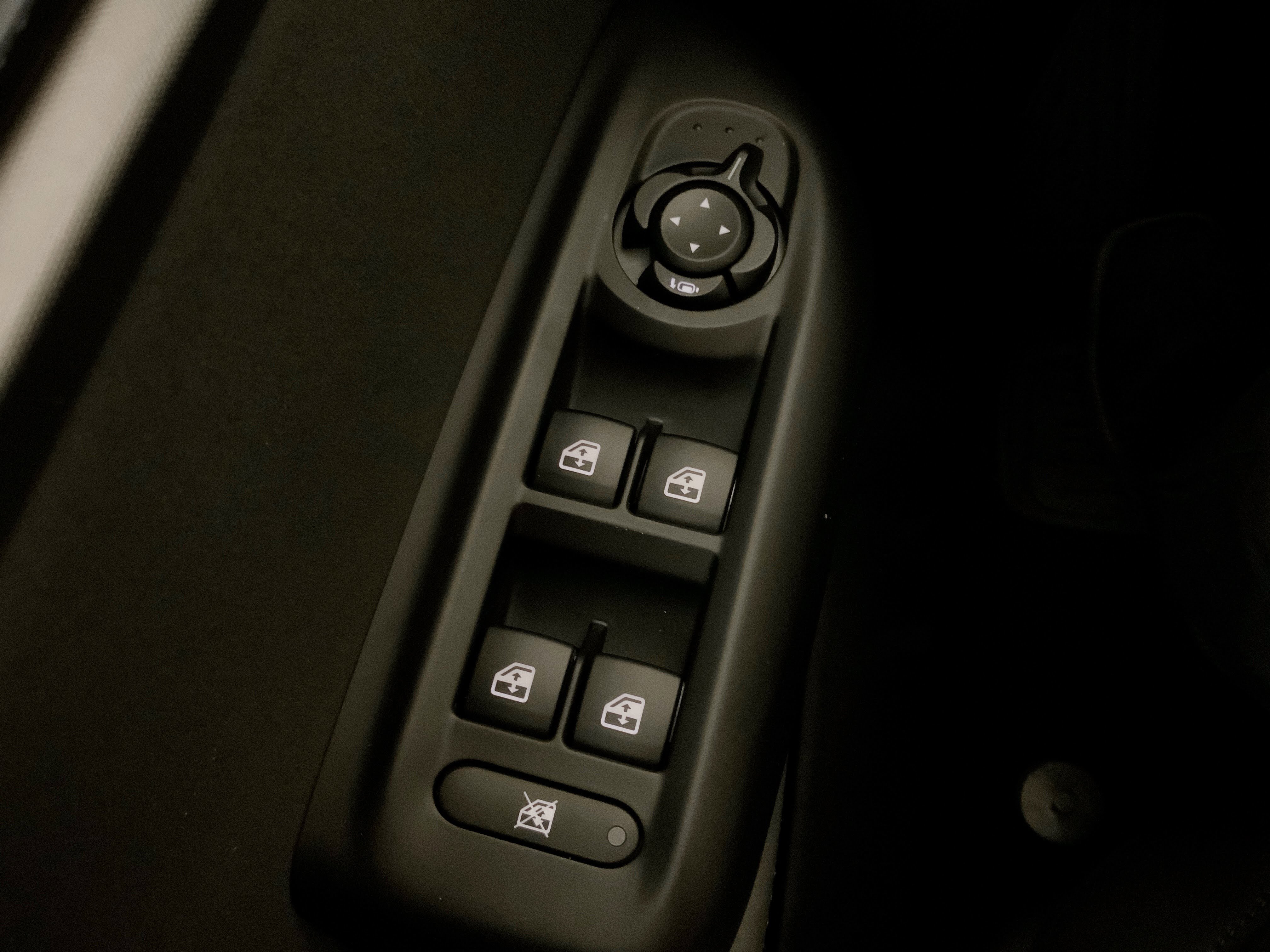 New 2025 Alfa Romeo Tonale w/ Premium Package AWD/4WD image 18