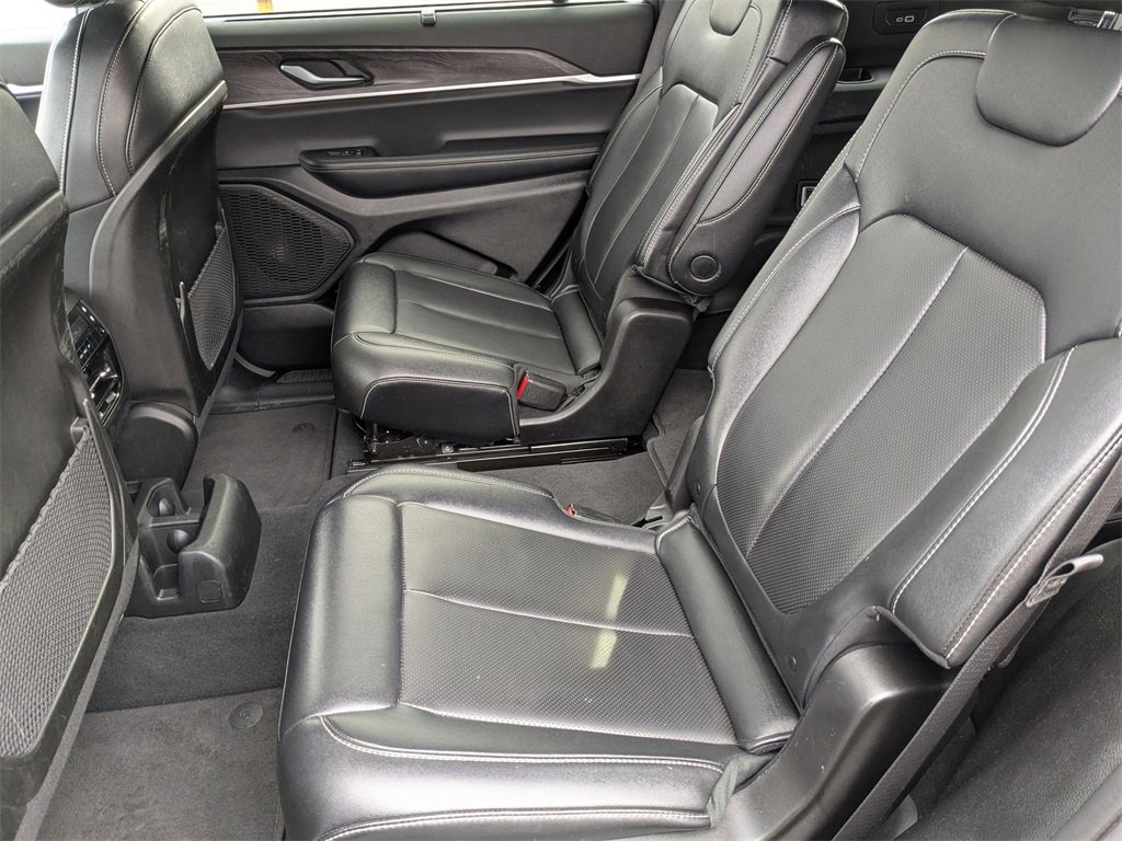 Used 2024 Jeep Grand Cherokee L Limited w/ Luxury Tech Group II image 27