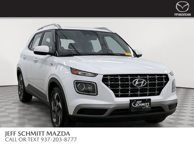 Used 2025 Hyundai Venue SEL image 1