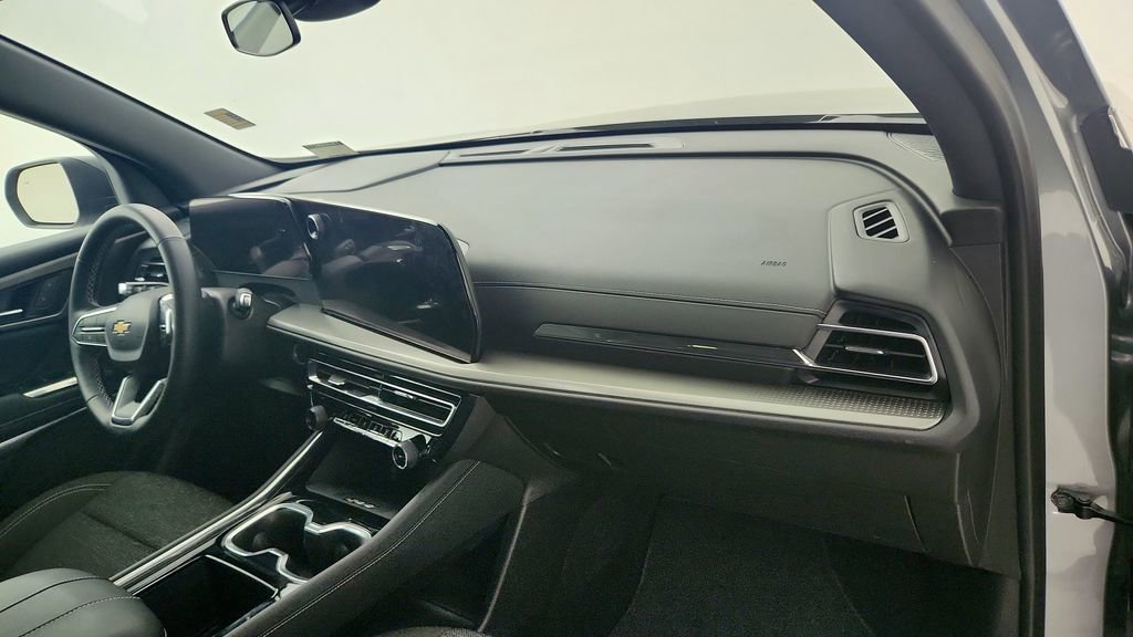 Certified 2025 Chevrolet Traverse LT w/ Driver Confidence Package image 31