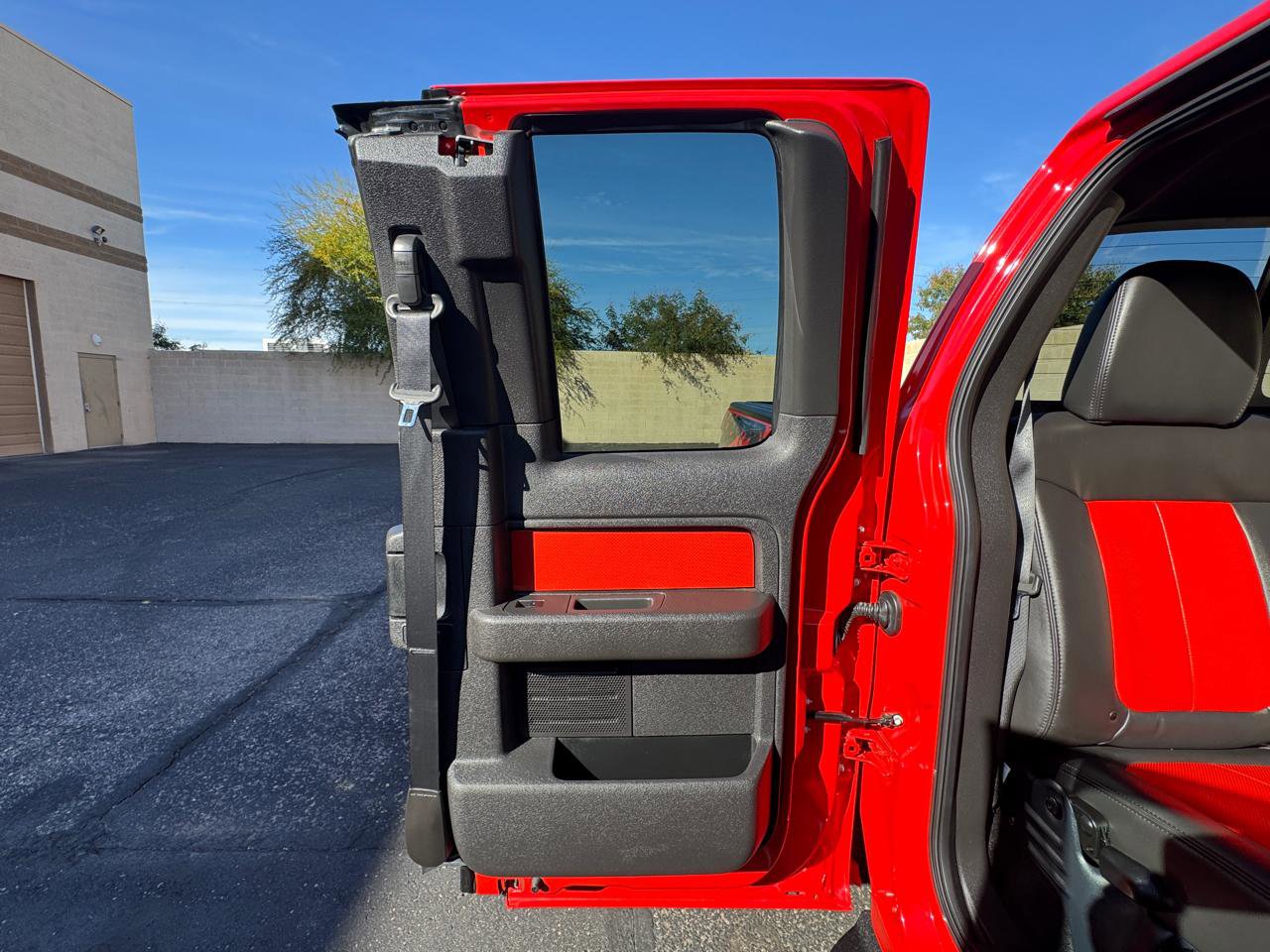 Used 2010 Ford F150 Raptor image 26