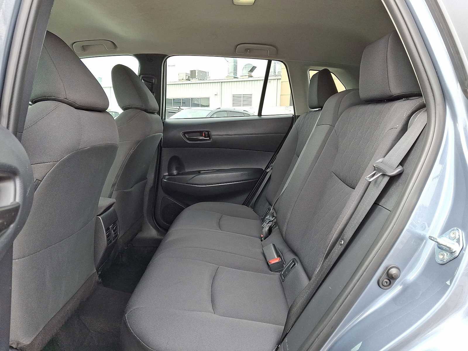 Used 2025 Toyota Corolla Cross LE image 29