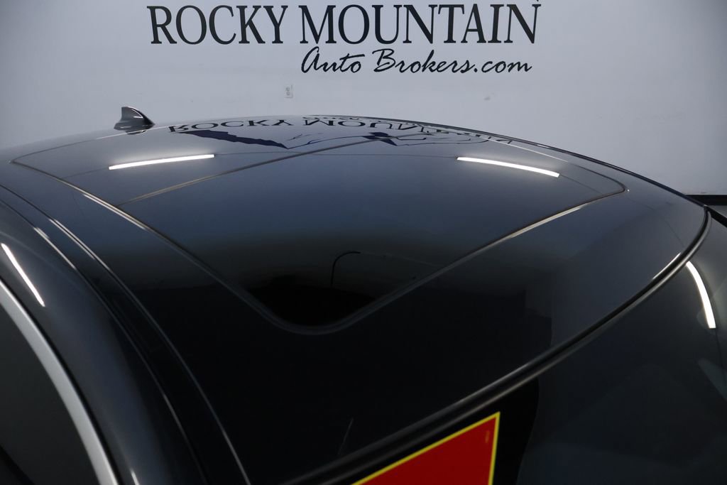 Used 2017 BMW 340i Gran Turismo xDrive image 13