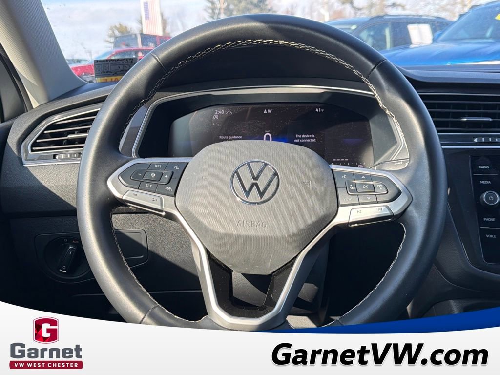 Certified 2024 Volkswagen Tiguan SE w/ Panoramic Sunroof Package image 12