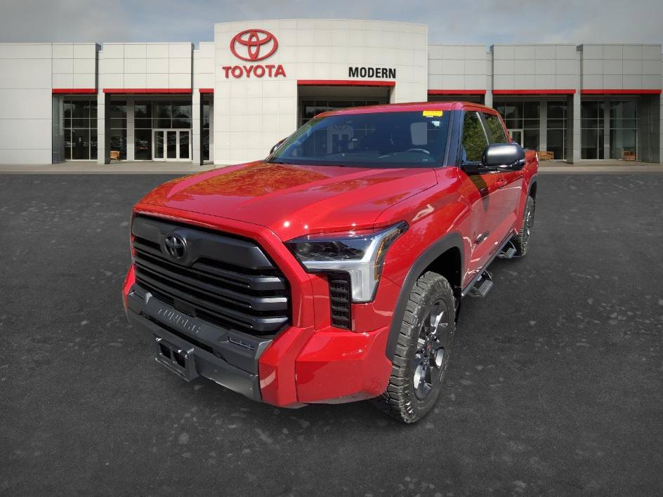 Used 2025 Toyota Tundra SR5 w/ SR5 Premium Package AWD/4WD image 7