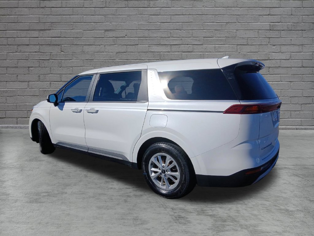 Used 2022 Kia Carnival LX FWD image 3