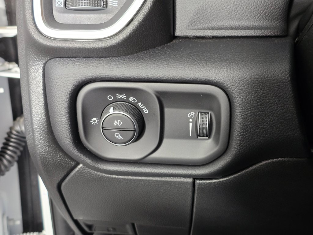 New 2026 RAM 3500 Big Horn AWD/4WD image 22