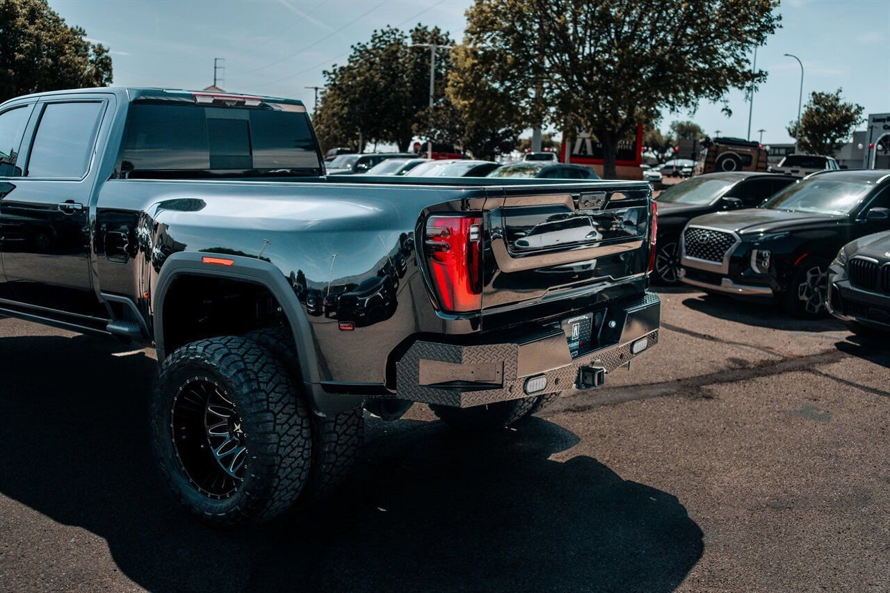 Used 2024 GMC Sierra 3500 Denali w/ Denali Reserve Package AWD/4WD image 14
