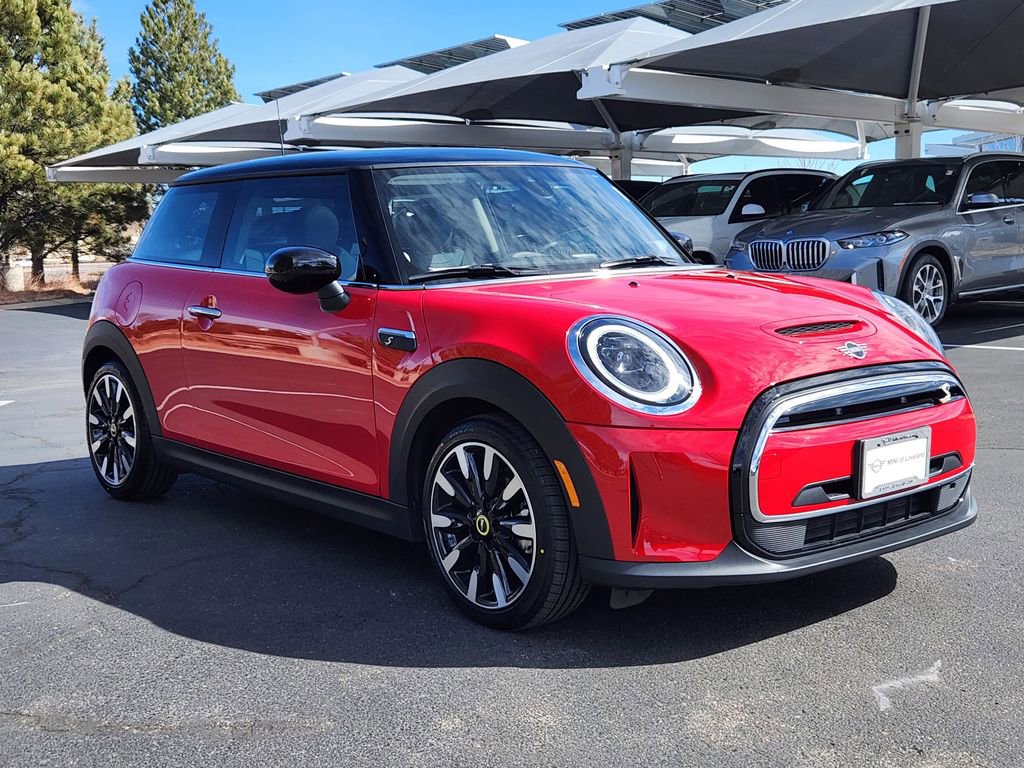 Used 2024 MINI Cooper SE image 4