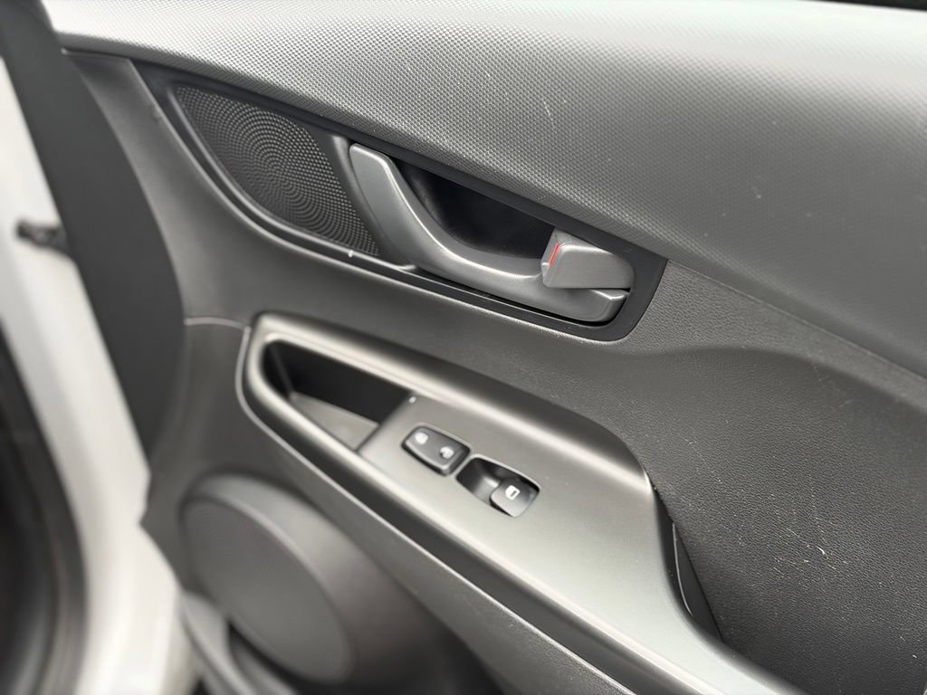 Used 2022 Hyundai Kona SE AWD/4WD image 14