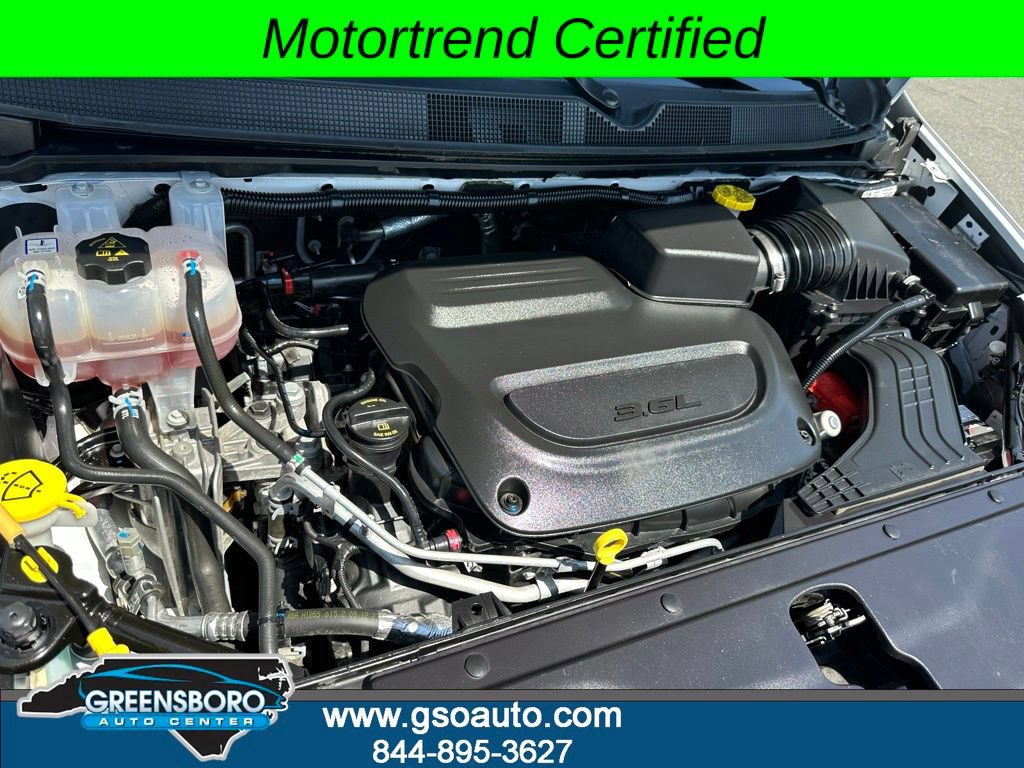 Used 2024 Chrysler Pacifica Touring-L FWD image 33