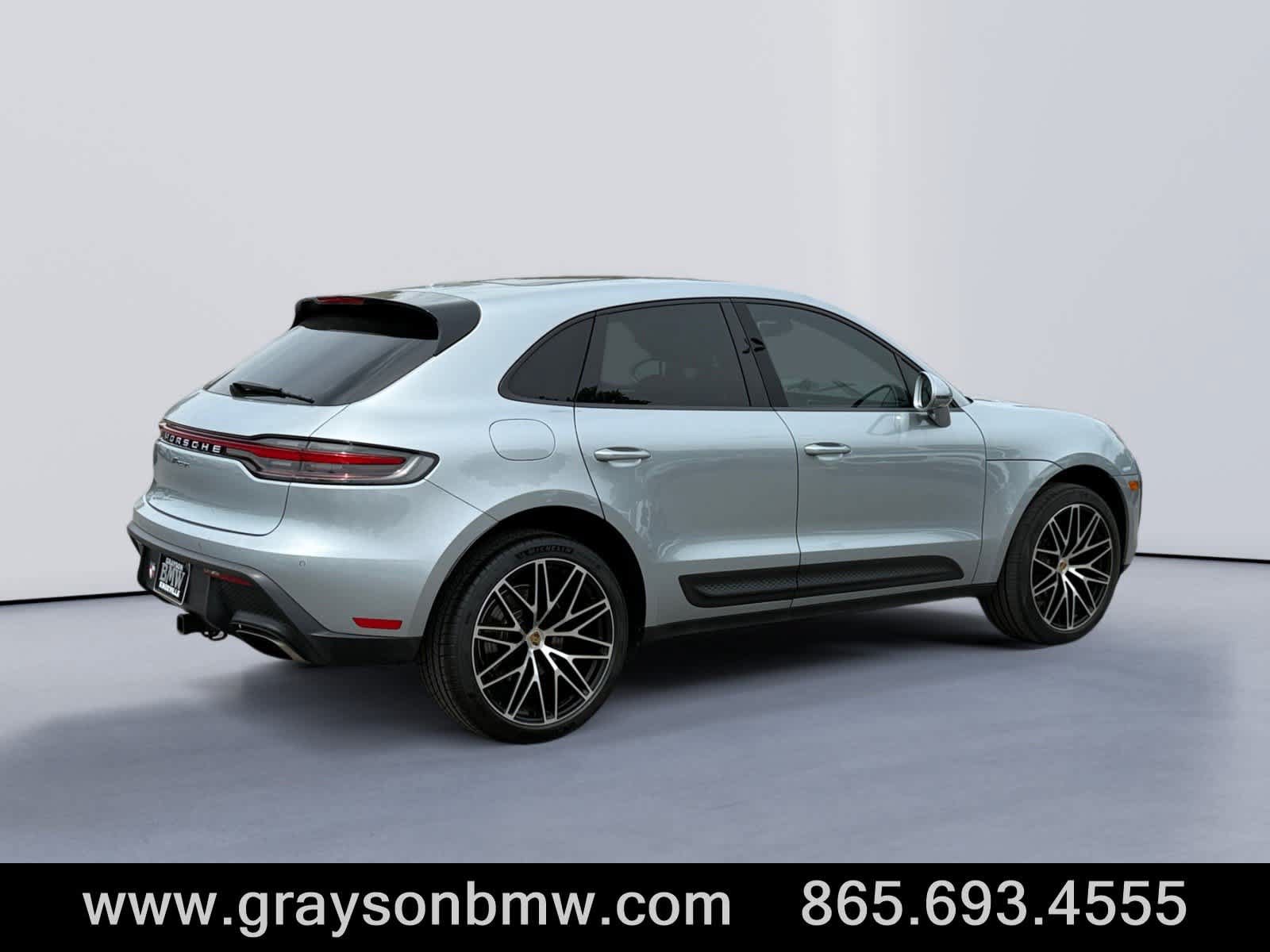 Used 2024 Porsche Macan AWD/4WD image 3