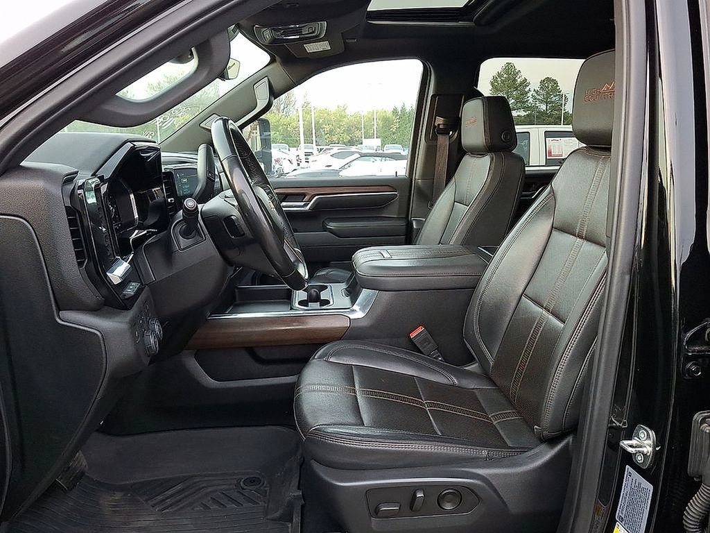 Used 2024 Chevrolet Silverado 3500 High Country w/ High Country Premium Package AWD/4WD image 9