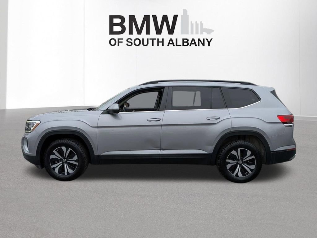 Used 2024 Volkswagen Atlas SE image 3