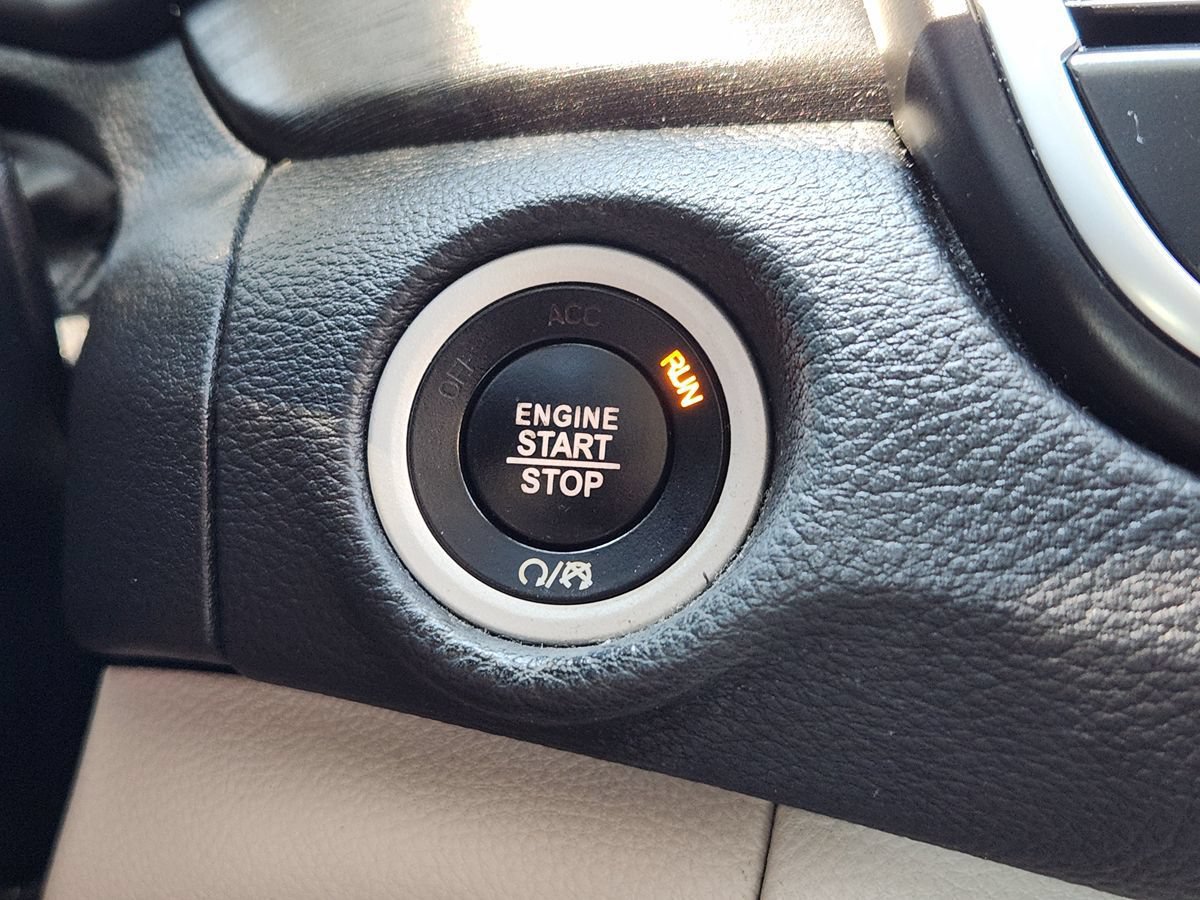 Used 2017 Chrysler 200 Limited Platinum FWD image 39