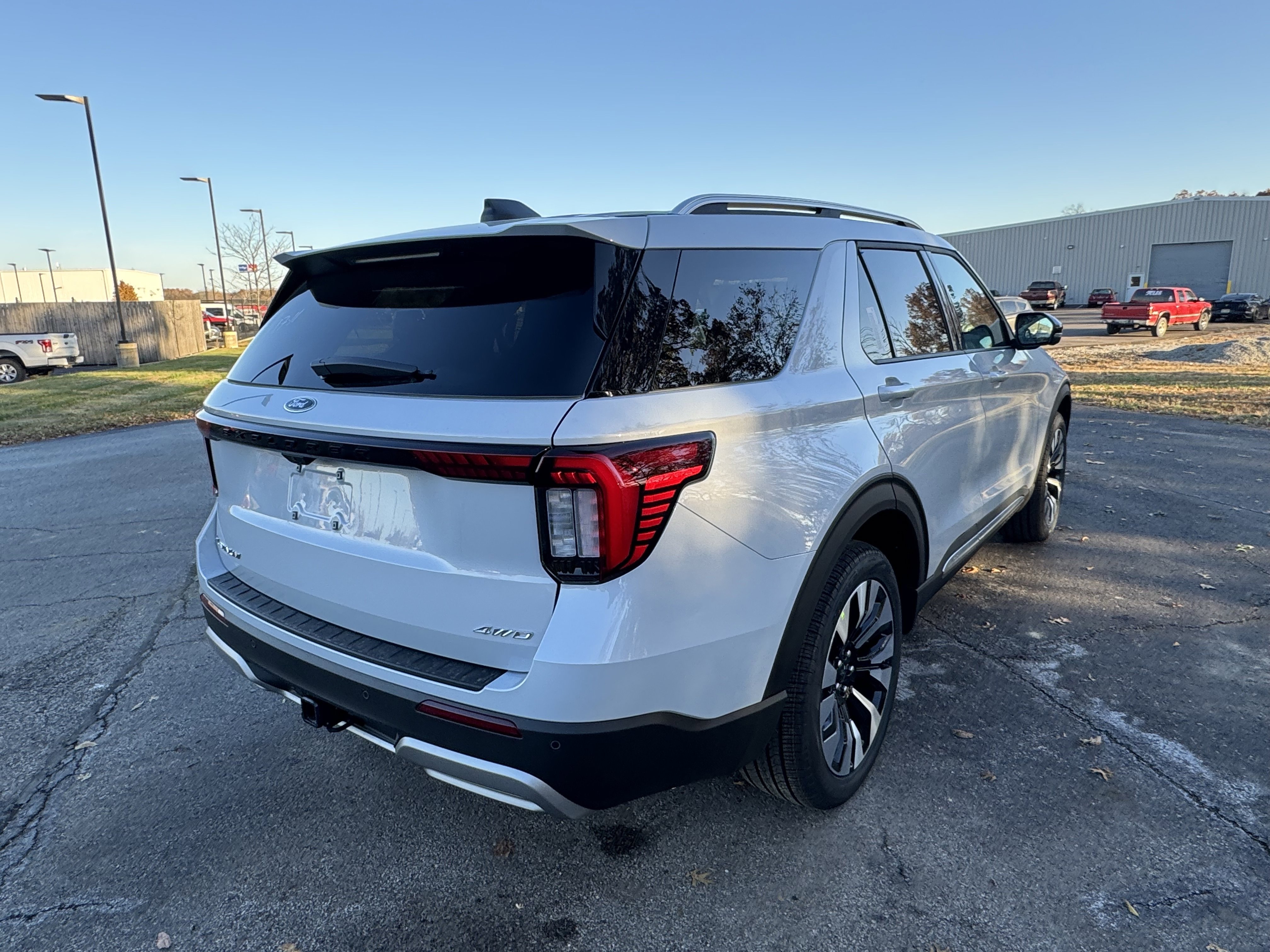 New 2026 Ford Explorer Platinum w/ LUX Leather Package AWD/4WD image 3