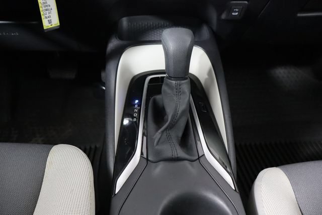 Used 2025 Toyota Corolla LE FWD image 27
