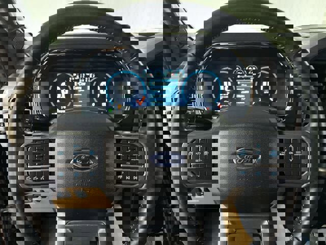 Used 2023 Ford F150 Lariat w/ Trailer Tow Package image 11